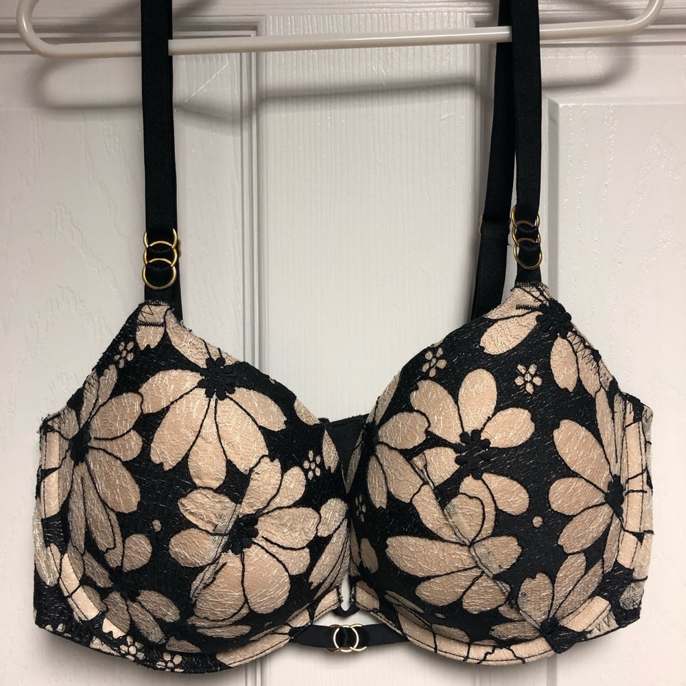 Victoria’s Secret push-up bra